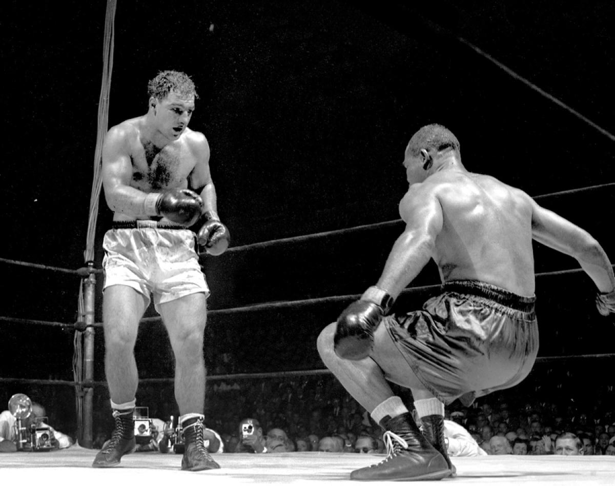 Rocky Marciano tumba a Joea Louis Rocky Marciano tumba a Joea Louis